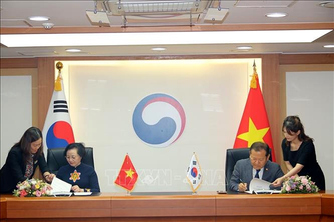 Vietnam and RoK boost cooperation in public administration